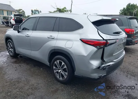 2023 Toyota Highlander Xle z USA, uszkodzony, nr VIN 5TDKDRAH3PS015685